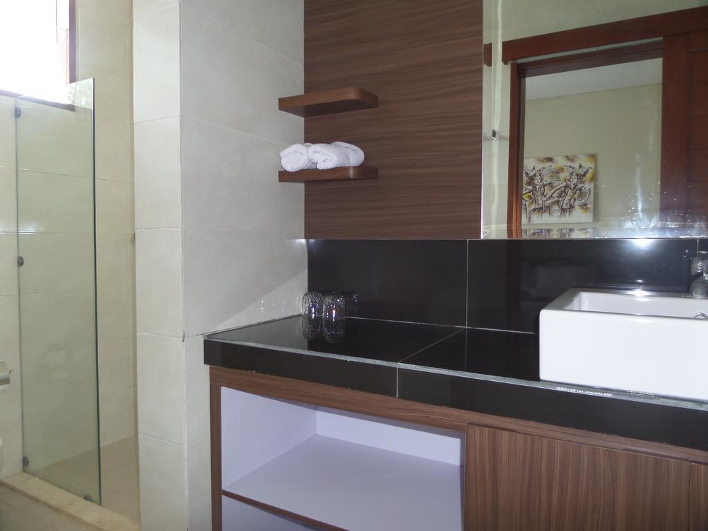 Royal Majesty Villas Kuta  Exterior photo