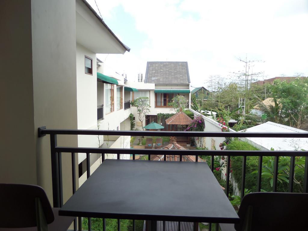 Royal Majesty Villas Kuta  Exterior photo