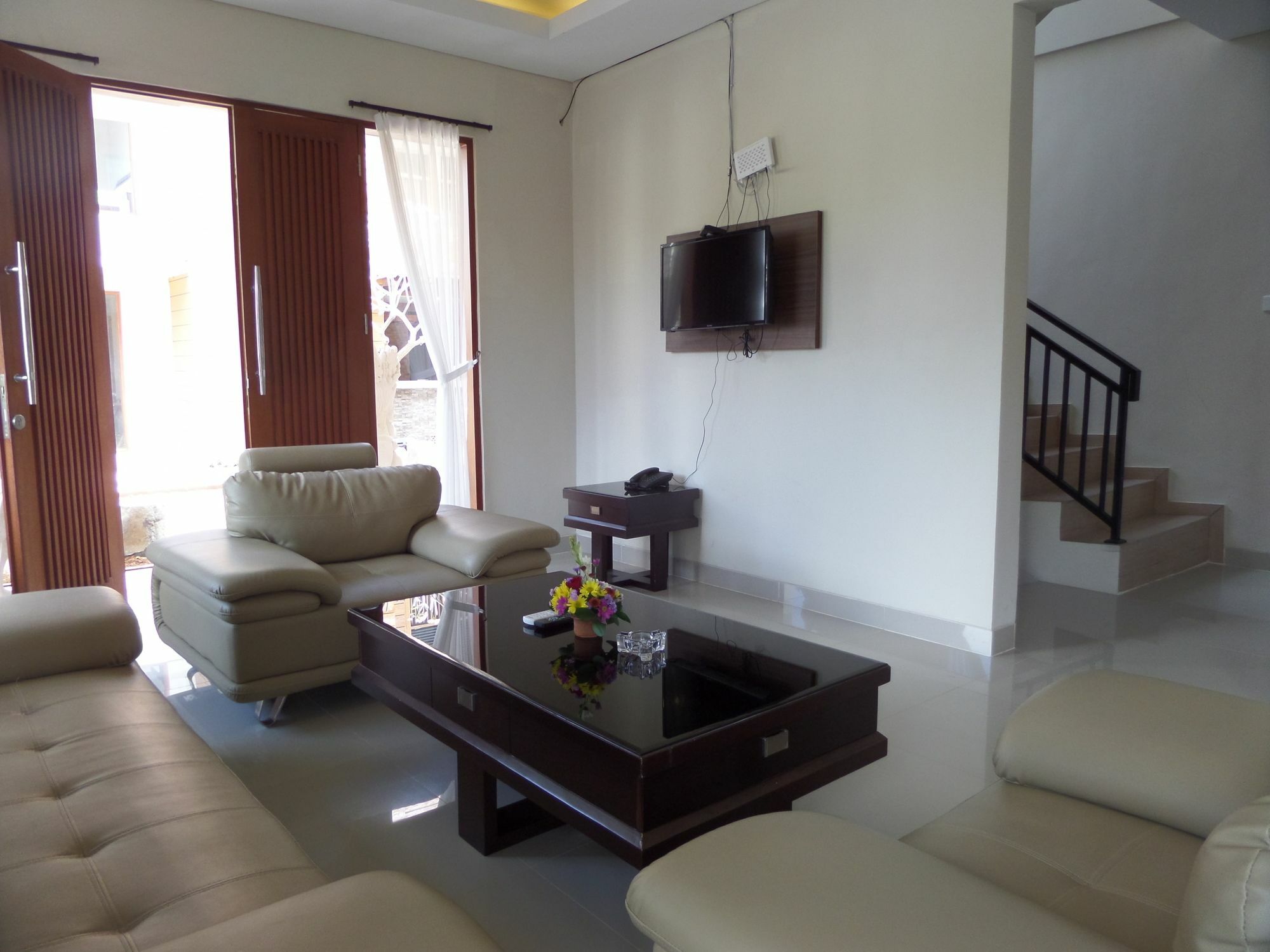 Royal Majesty Villas Kuta  Exterior photo