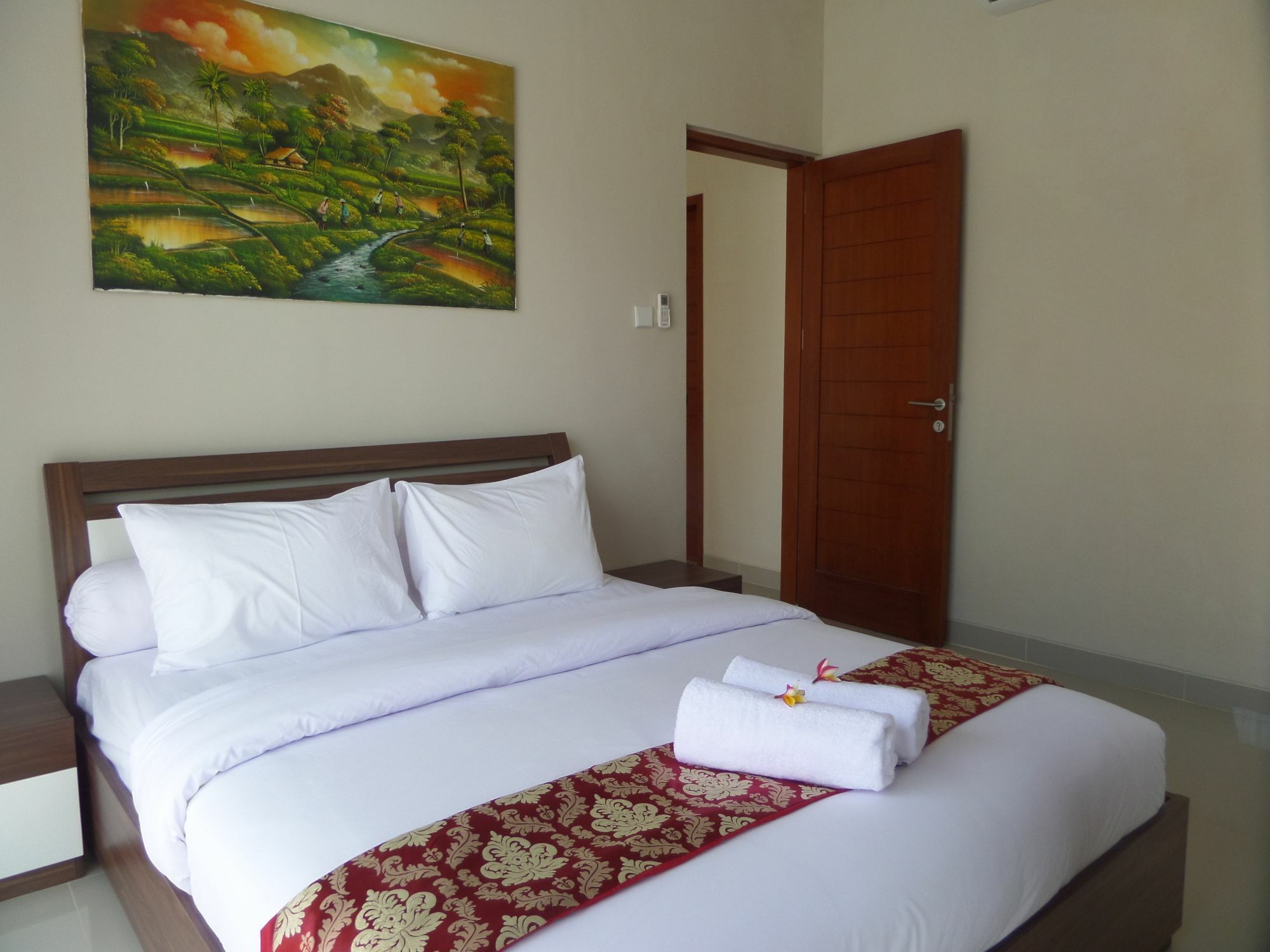 Royal Majesty Villas Kuta  Exterior photo